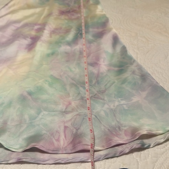 NWT Altar’d State Double Lined Tie Dye Satin Midi Skirt in Rainbow Multi Size XS - Picture 9 of 11